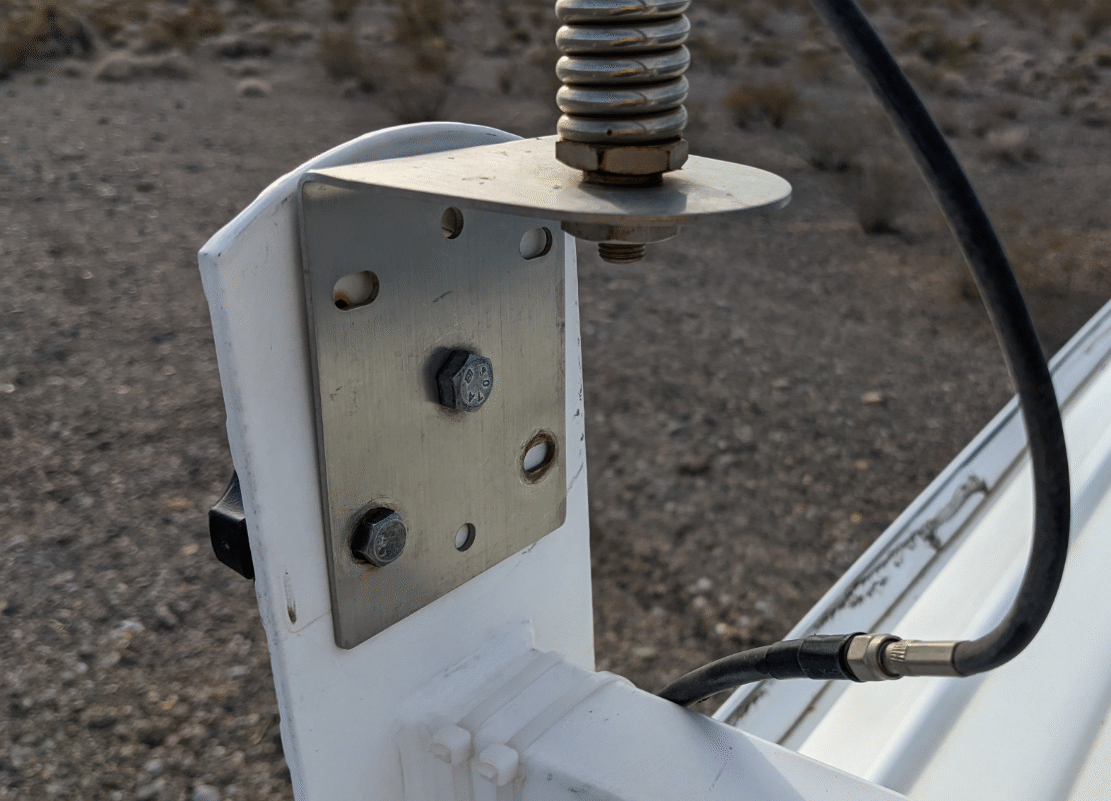 folding cell antenna mount closeup